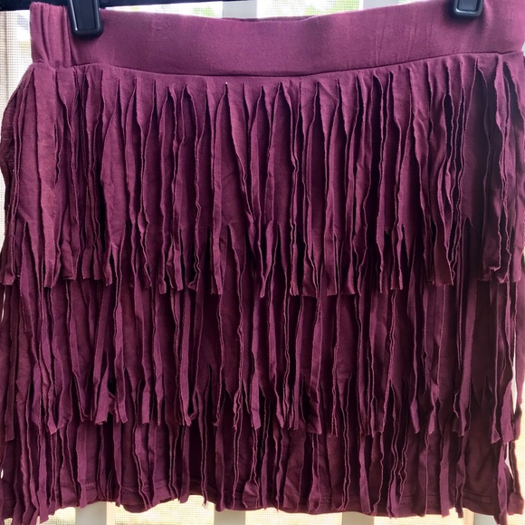 T-shirt material fringe skirt - Picture 2 of 2